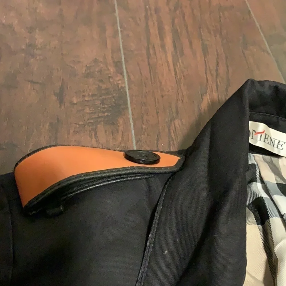 🧥 Classy Black Coat with faux leather and plaid interior